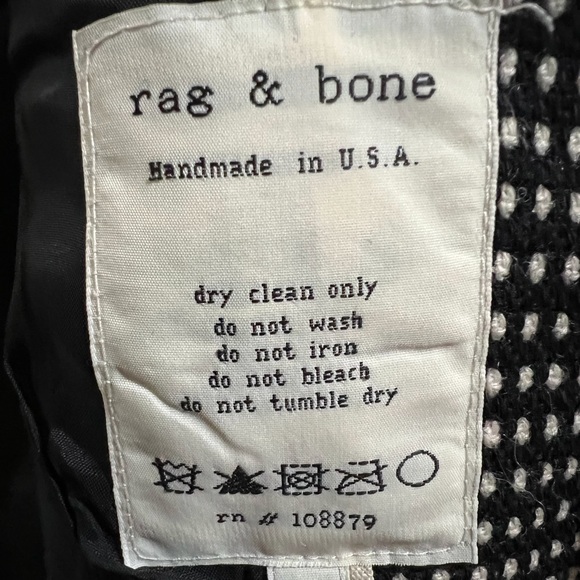 Used jacket in good condition, no rips, runs small - Picture 4 of 8